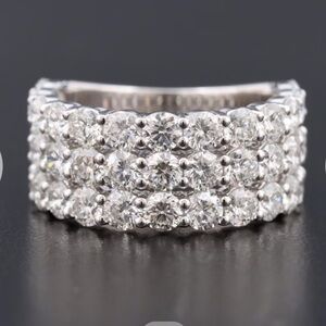 Stunning Platinum 3 row LG Diamond Band